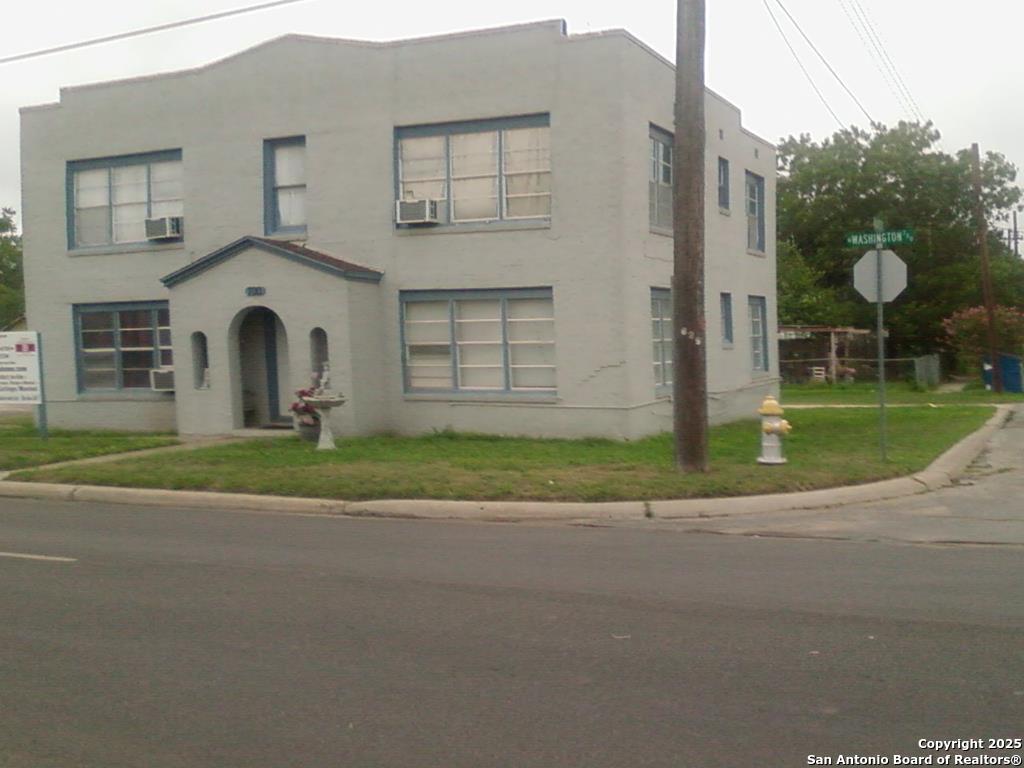 700 N Washington Beeville TX 78102