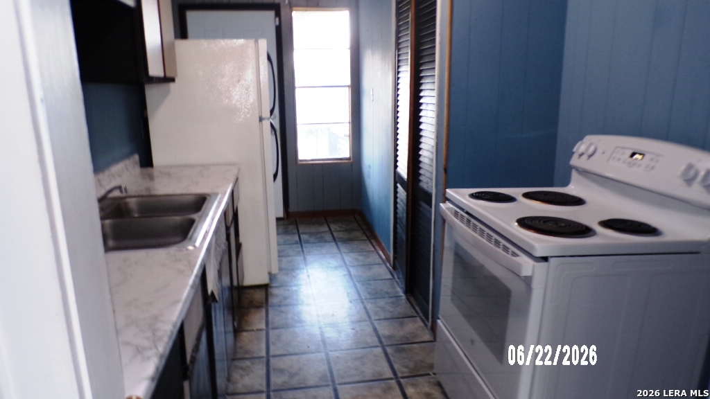700 N Washington Beeville TX 78102