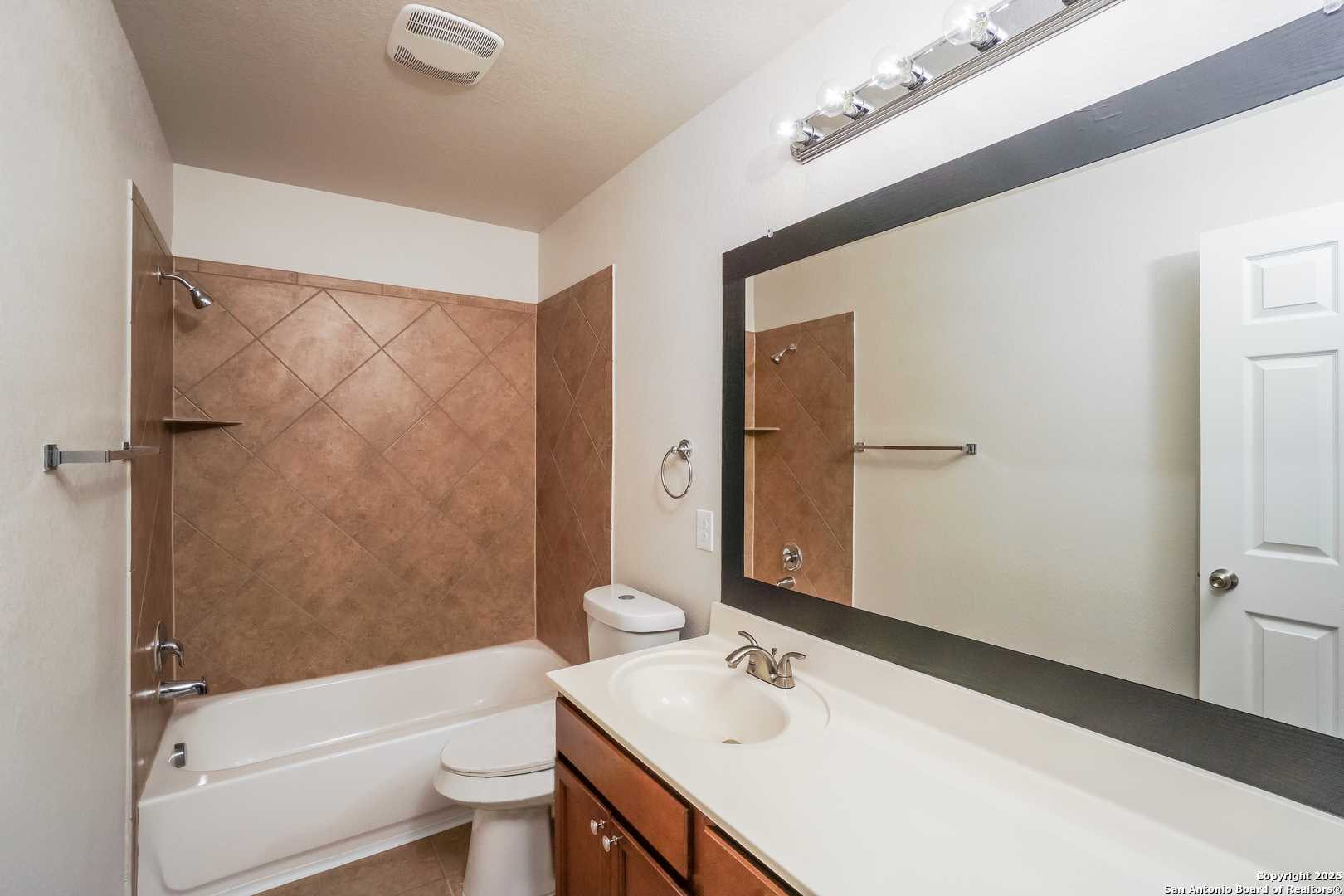 109 Golden Wren San Antonio TX 78253