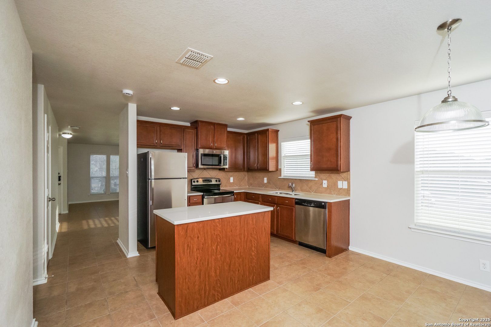 109 Golden Wren San Antonio TX 78253