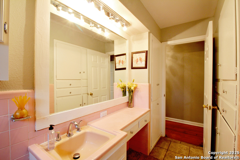 113 Adobe Drive Castle Hills TX 78213
