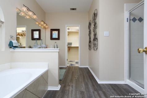 6010 Wood Bayoo San Antonio TX 78249