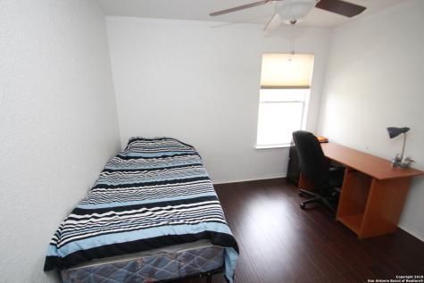 302 Agency Oaks San Antonio TX 78249