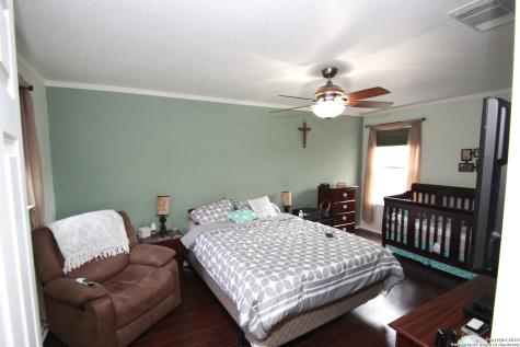 302 Agency Oaks San Antonio TX 78249