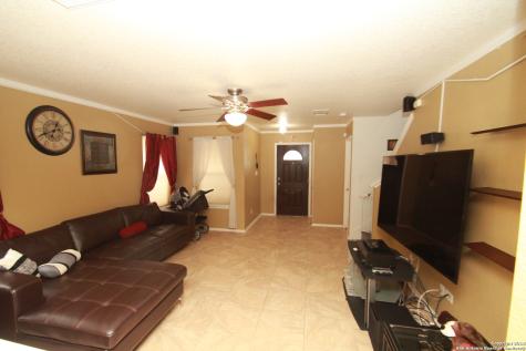 302 Agency Oaks San Antonio TX 78249