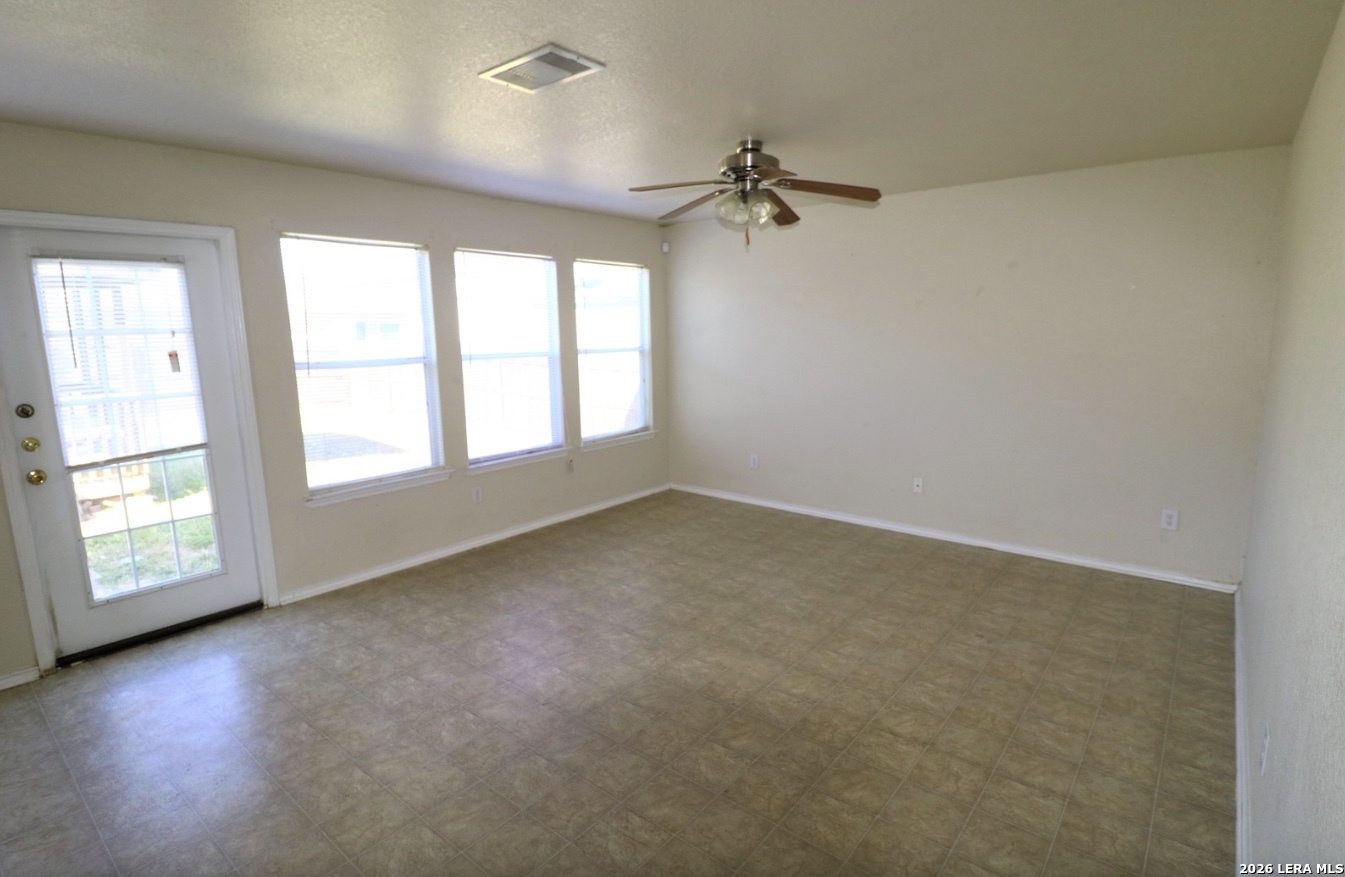 4915 Arizona Bay San Antonio TX 78244