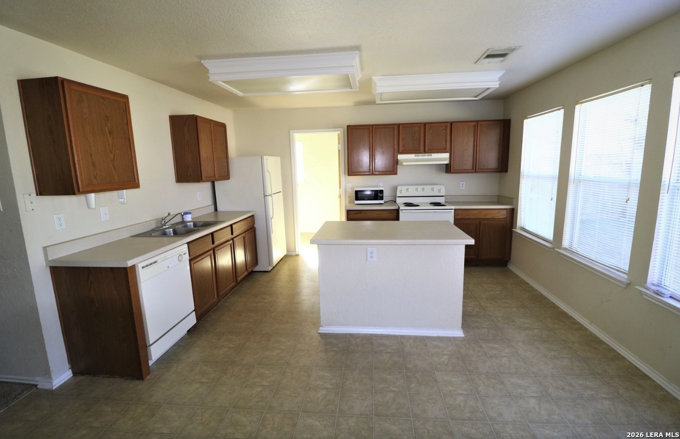 4915 Arizona Bay San Antonio TX 78244