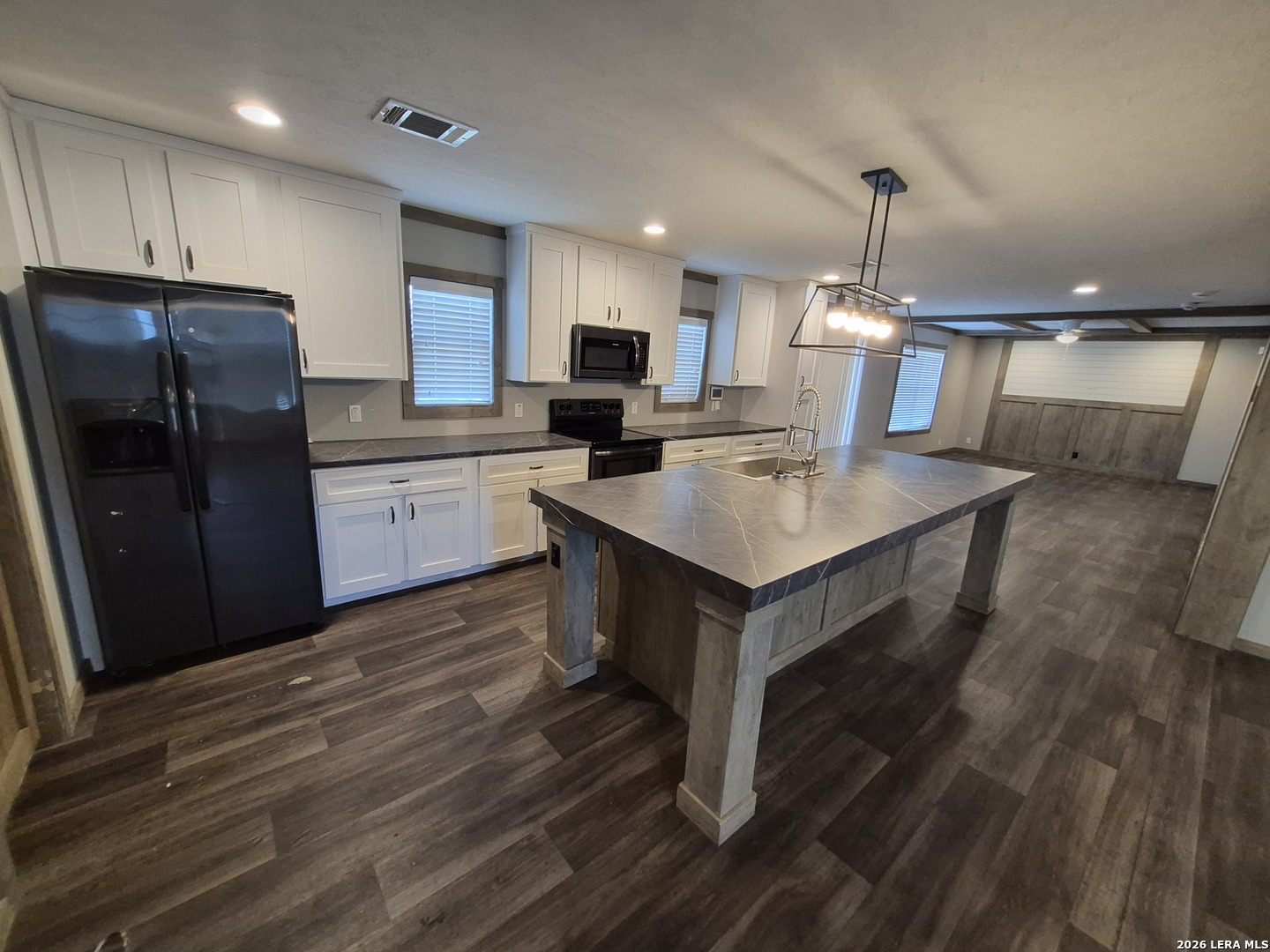 7151 Woodlake Parkway San Antonio TX 78218