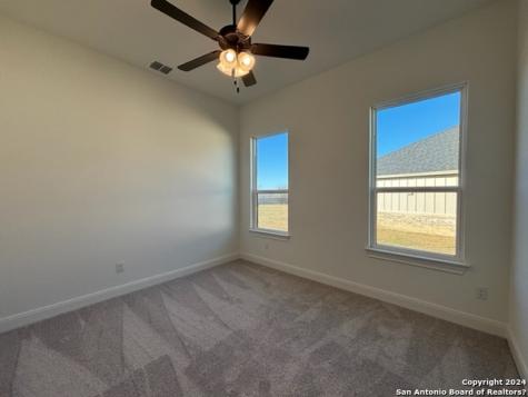 152 W Magnolia Circle La Vernia TX 78121