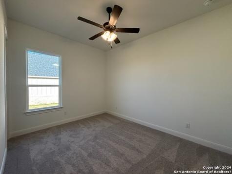 152 W Magnolia Circle La Vernia TX 78121