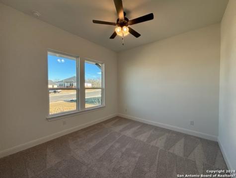 152 W Magnolia Circle La Vernia TX 78121