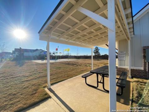 152 W Magnolia Circle La Vernia TX 78121