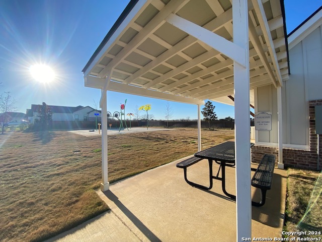 152 W Magnolia Circle La Vernia TX 78121
