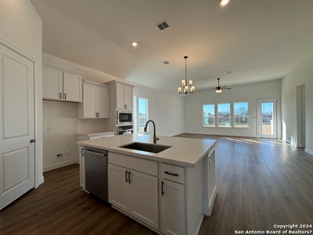 152 W Magnolia Circle La Vernia TX 78121