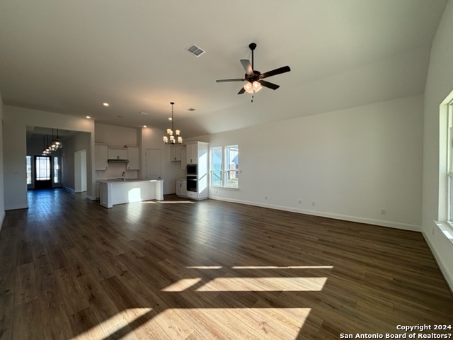 152 W Magnolia Circle La Vernia TX 78121