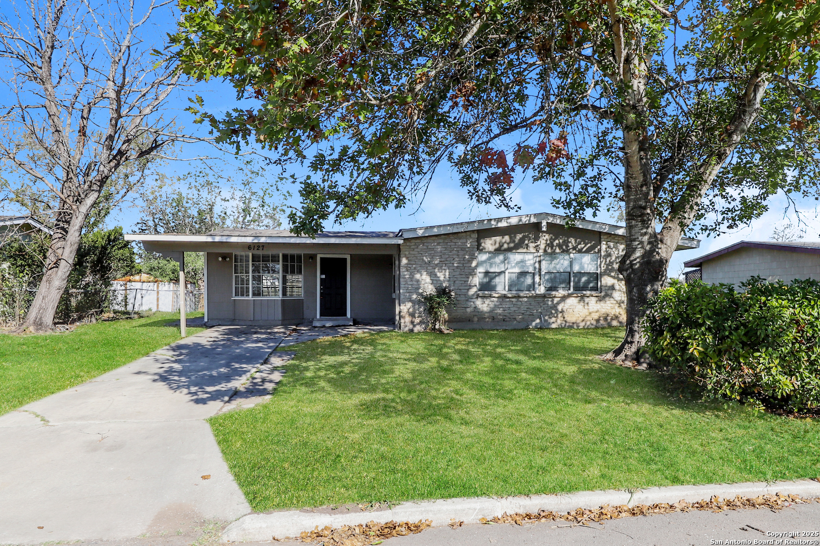 6127 Bright Valley Drive San Antonio TX 78242