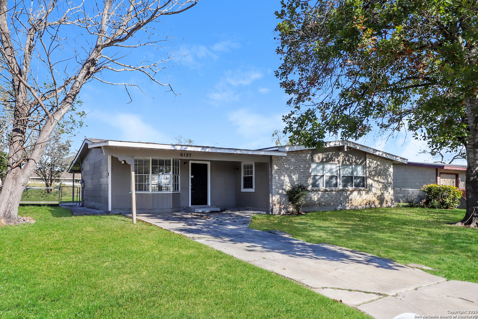 6127 Bright Valley Drive San Antonio TX 78242