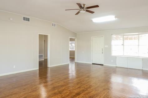 6127 Bright Valley Drive San Antonio TX 78242