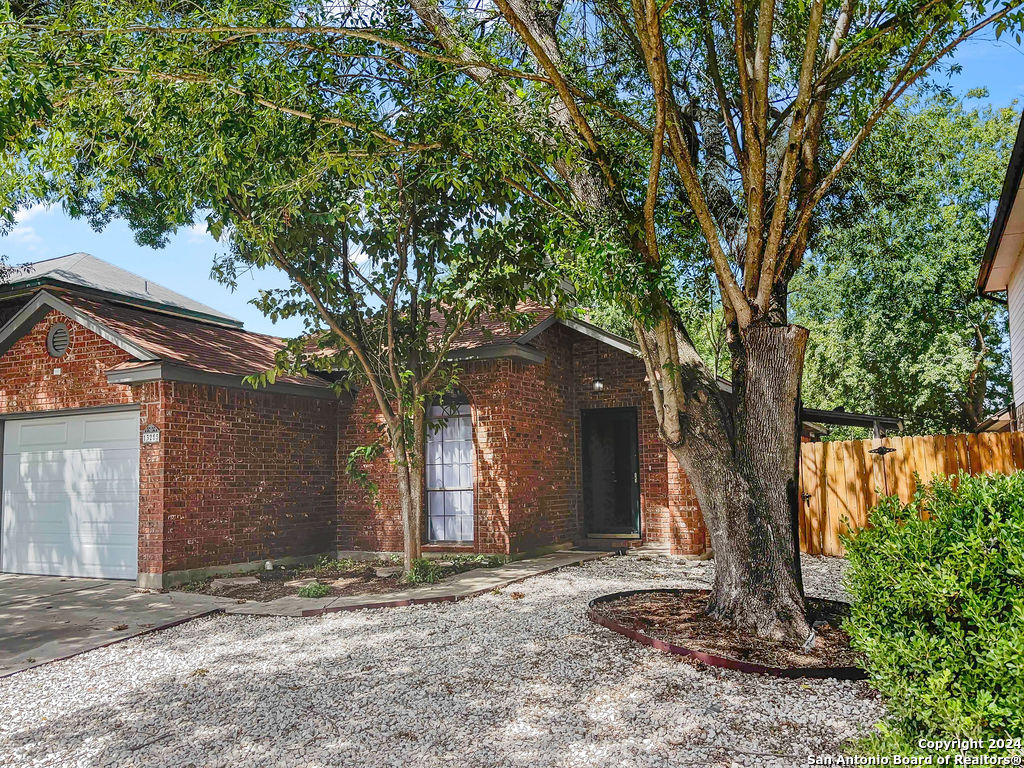 13255 Greenstone San Antonio TX 78249