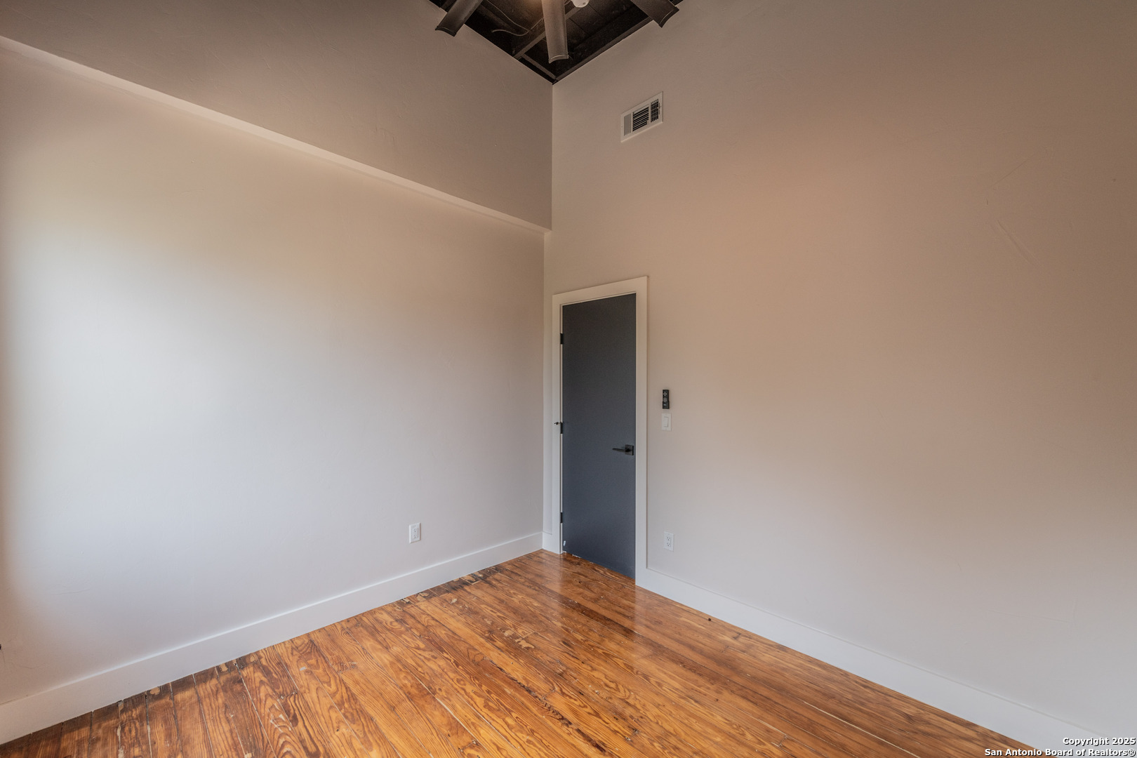 1714 S Street Mary's San Antonio TX 78210