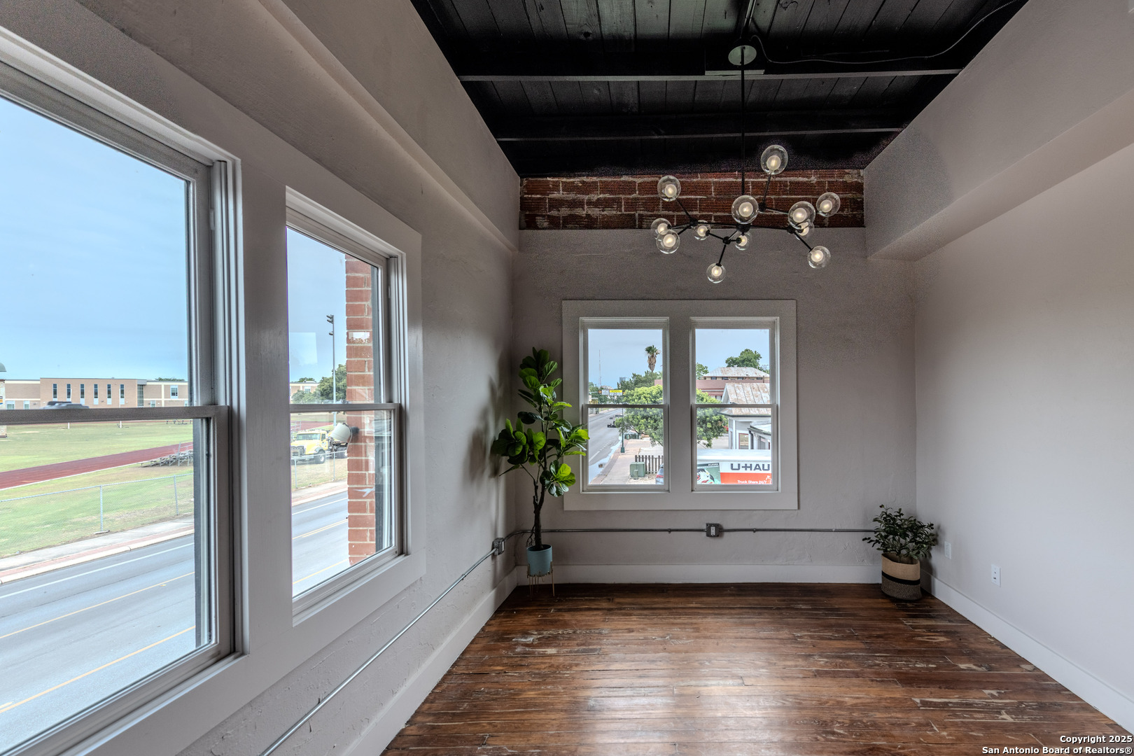 1714 S Street Mary's San Antonio TX 78210