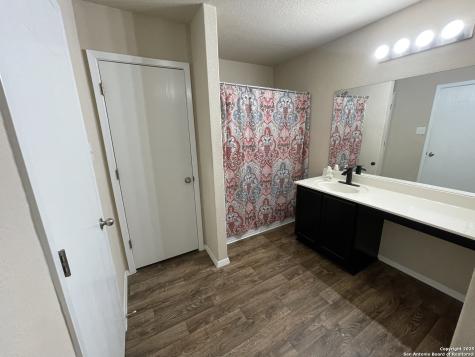 10014 Raspberry Oak San Antonio TX 78223