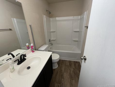 10014 Raspberry Oak San Antonio TX 78223