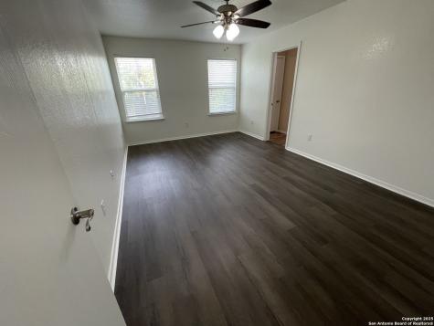 10014 Raspberry Oak San Antonio TX 78223