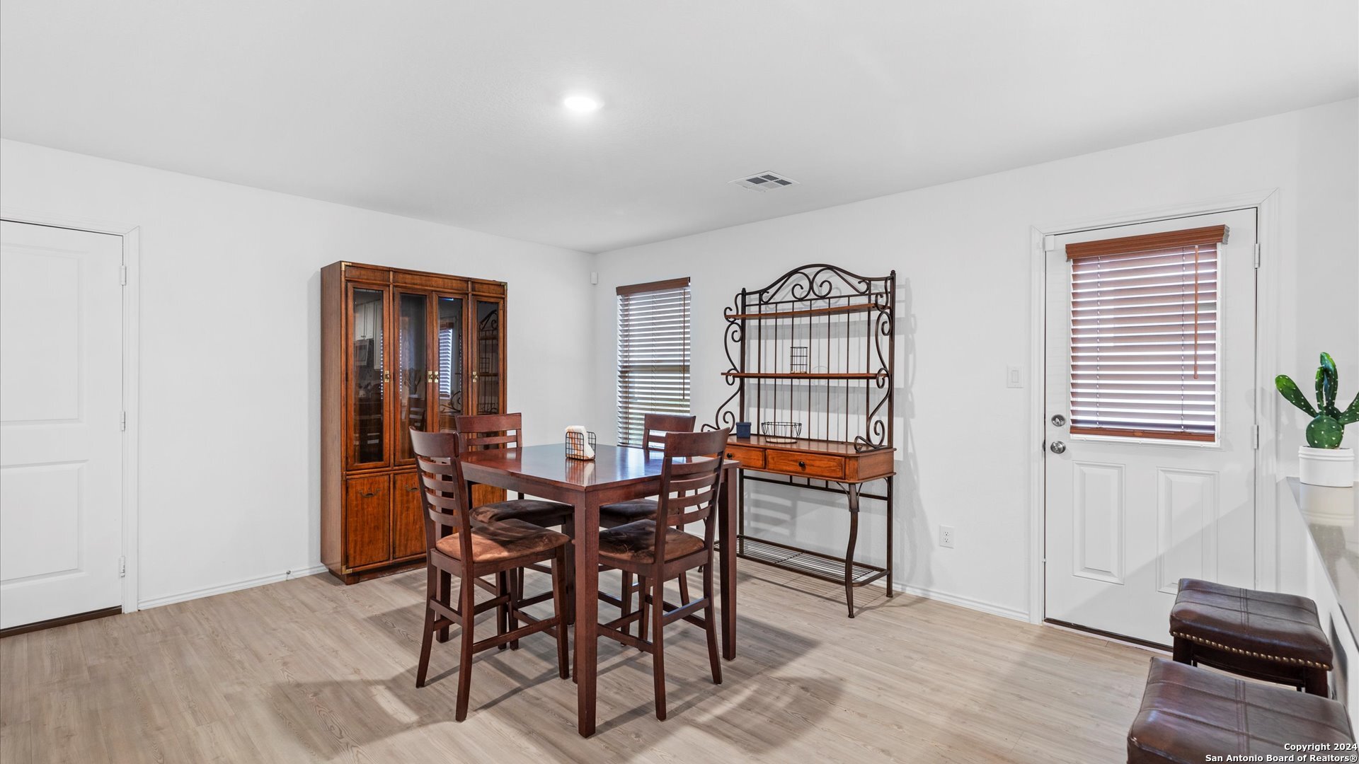 5315 Hornbeck Converse TX 78109