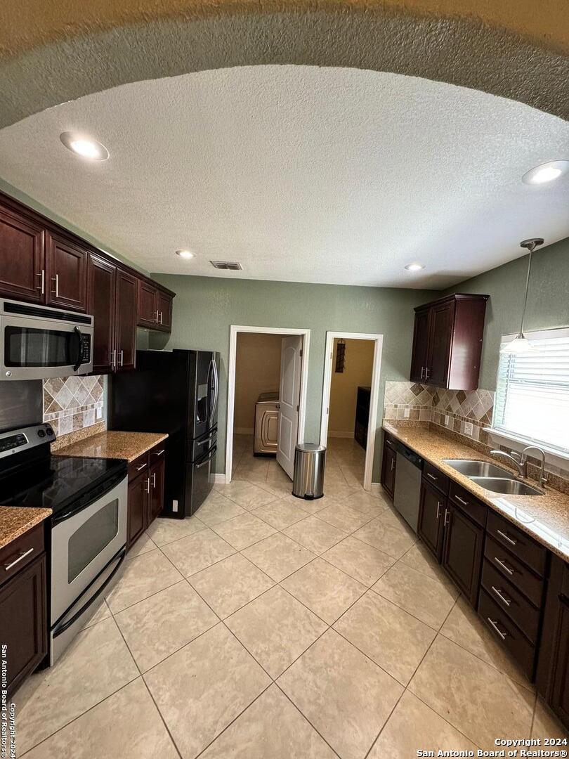 3911 Impatiens View San Antonio TX 78245