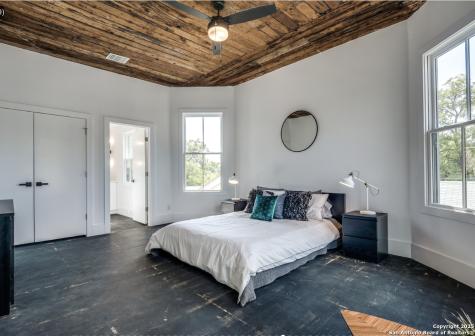 630 E Carson Street San Antonio TX 78208