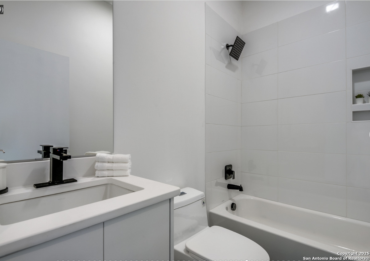 630 E Carson Street San Antonio TX 78208
