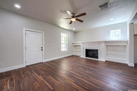 823 W French Place San Antonio TX 78212