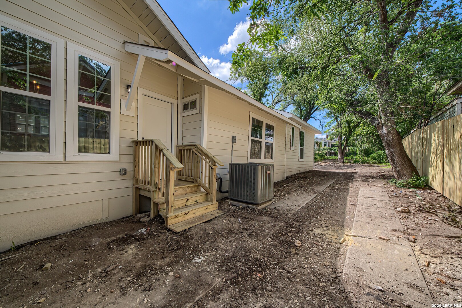 823 W French Place San Antonio TX 78212