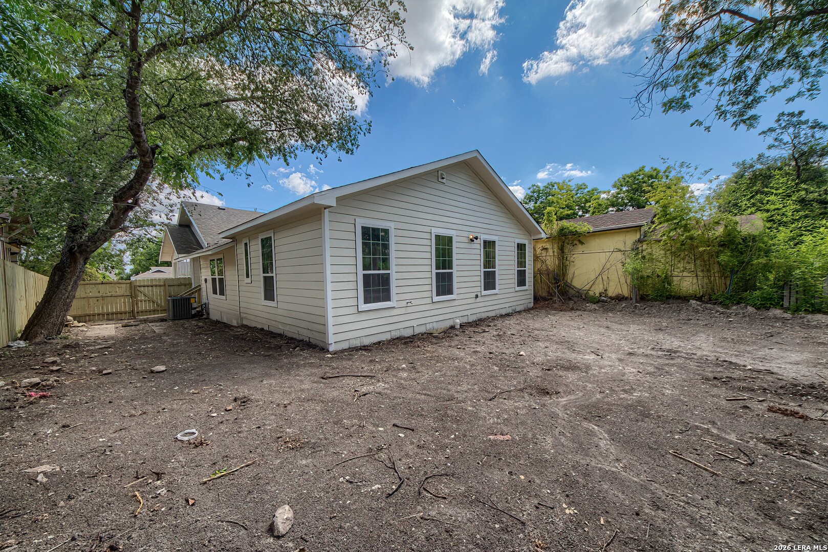 823 W French Place San Antonio TX 78212