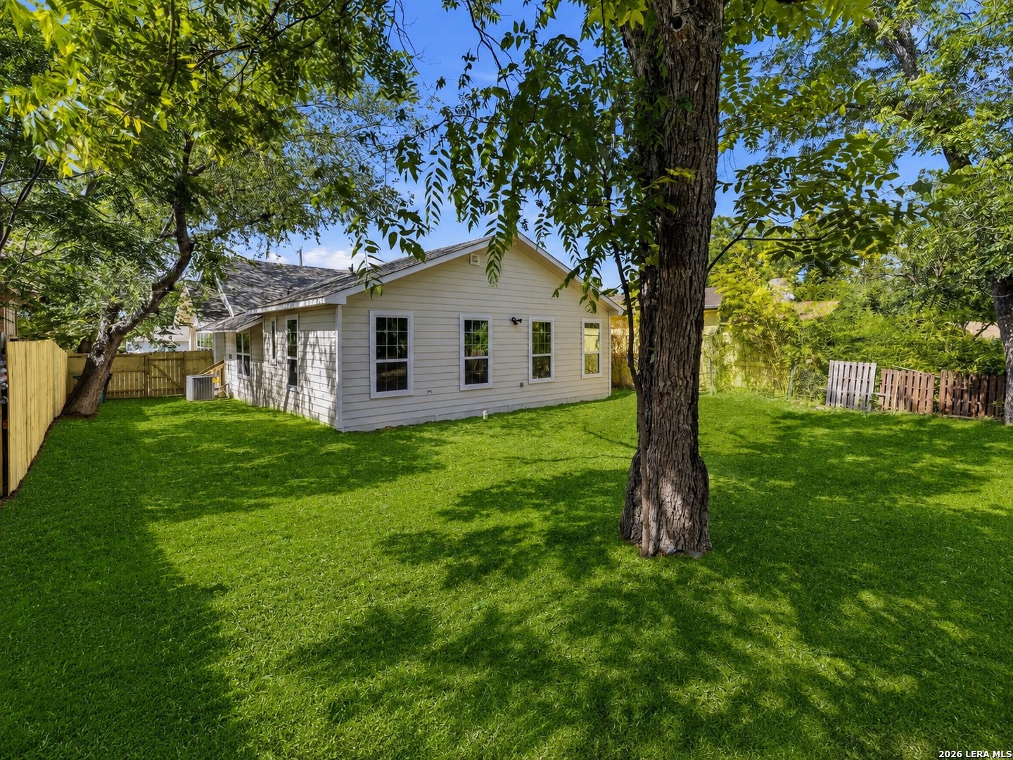 823 W French Place San Antonio TX 78212