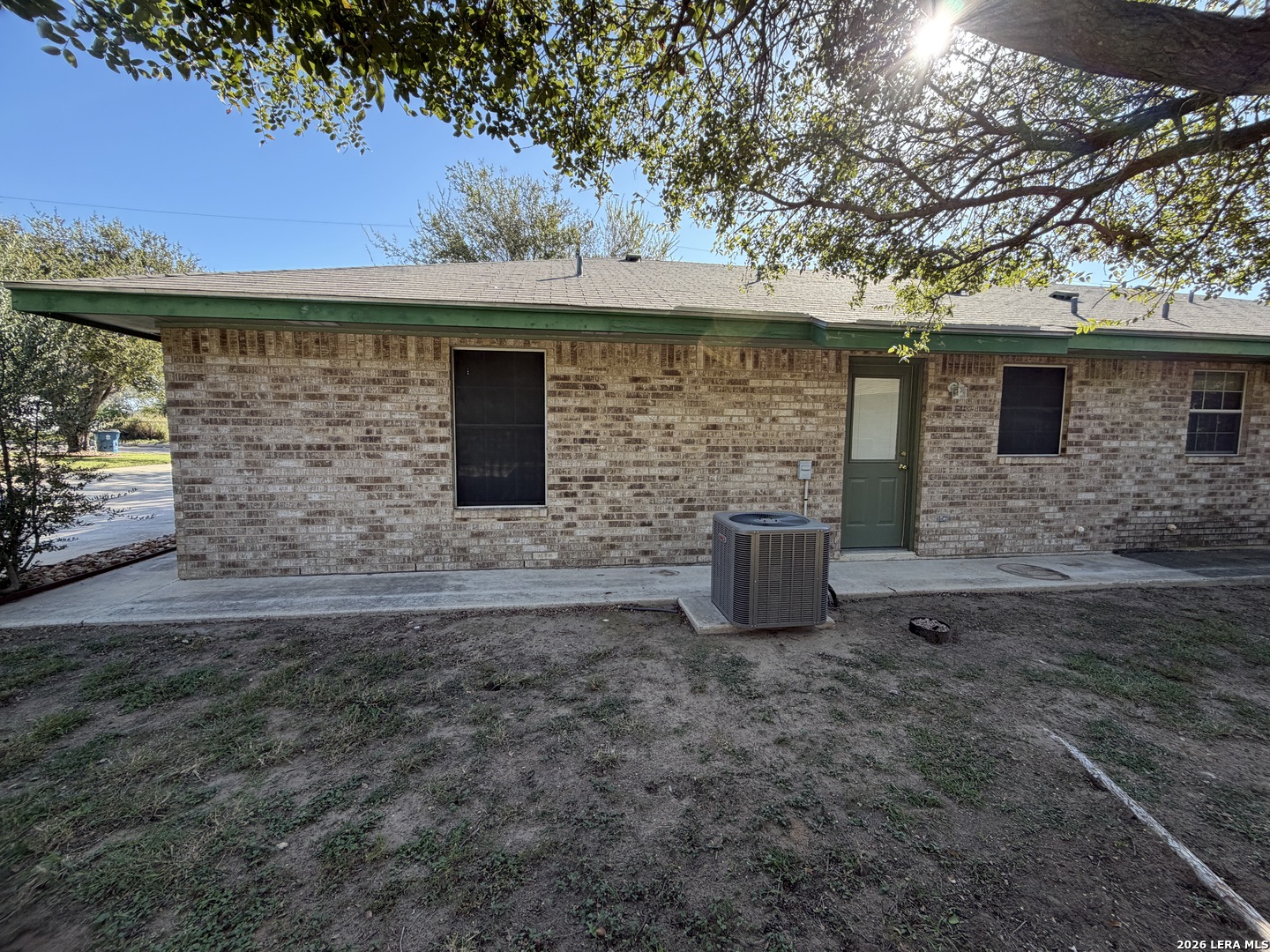 130 S Mansfield Street Pleasanton TX 78064