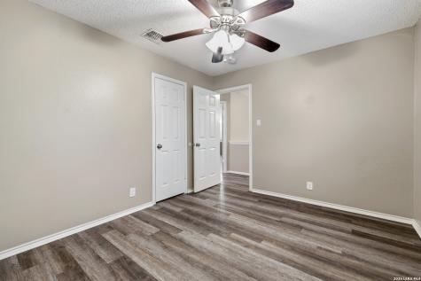 5202 Kenton Stone San Antonio TX 78240