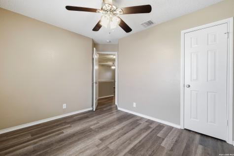 5202 Kenton Stone San Antonio TX 78240