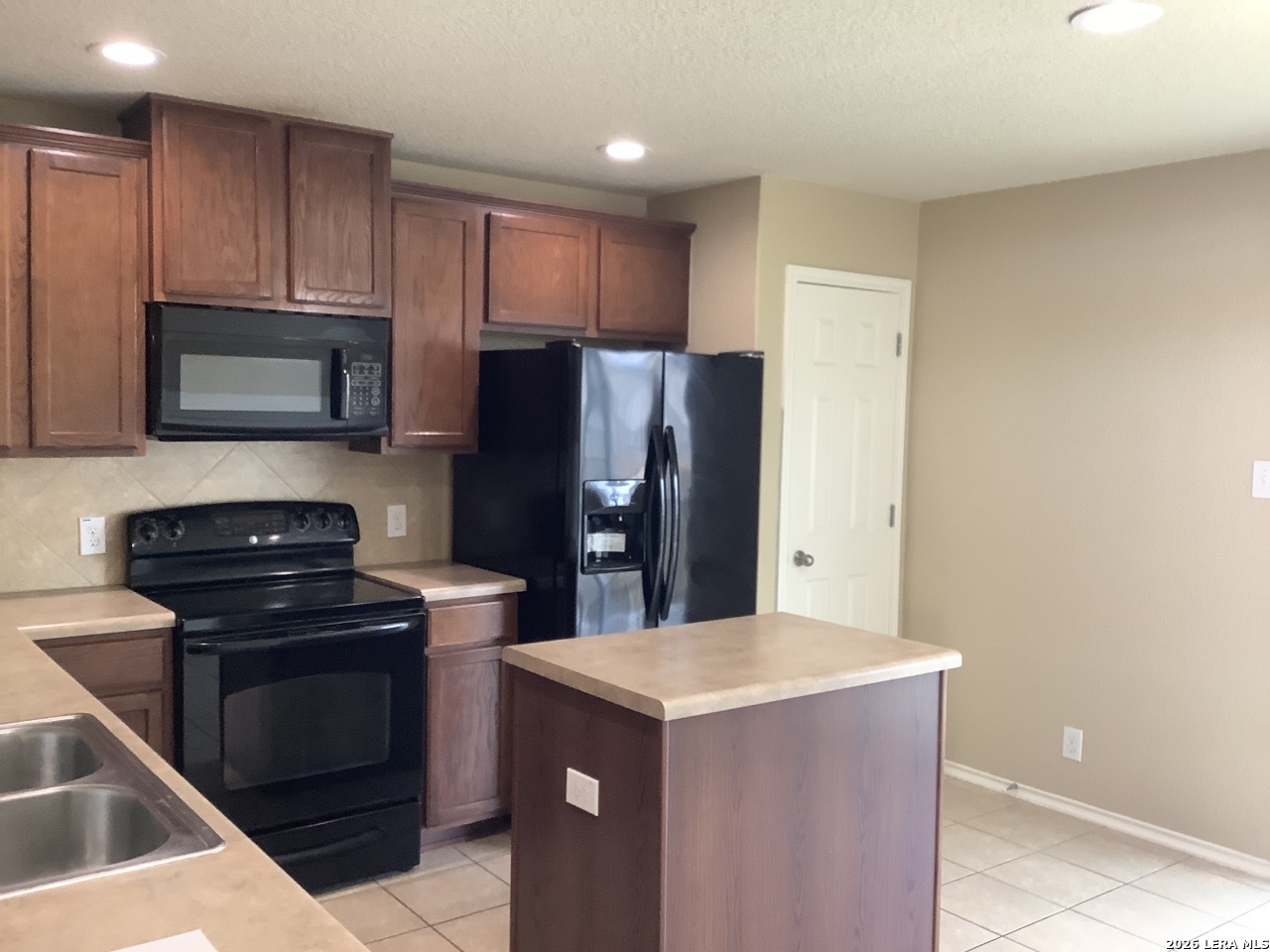 6811 Marlin San Antonio TX 78244