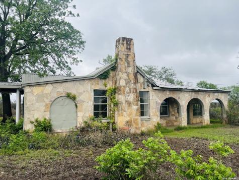 2974 State Highway 55 Uvalde TX 78801