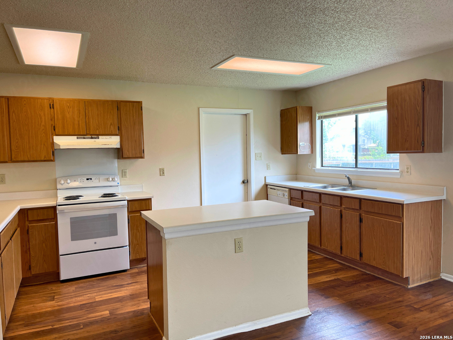 6439 Beech Trail Drive Converse TX 78109