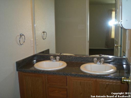 9407 Hacienda Acres San Antonio TX 78245