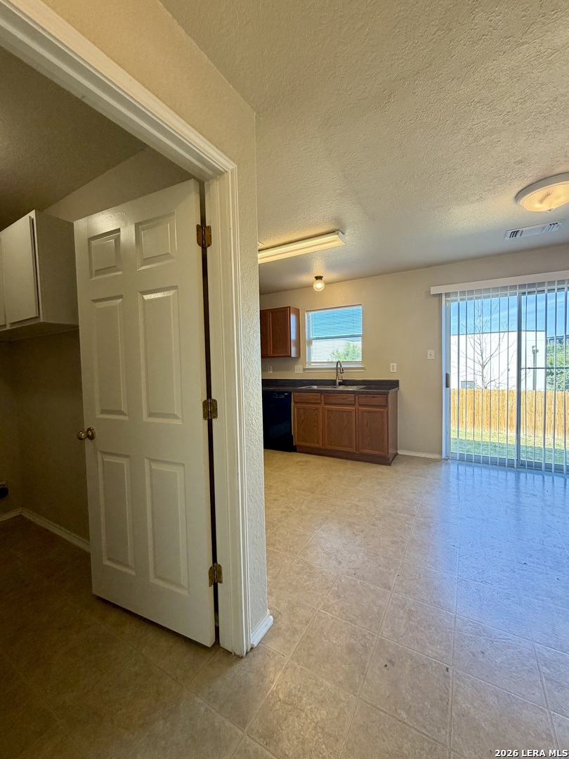 9407 Hacienda Acres San Antonio TX 78245