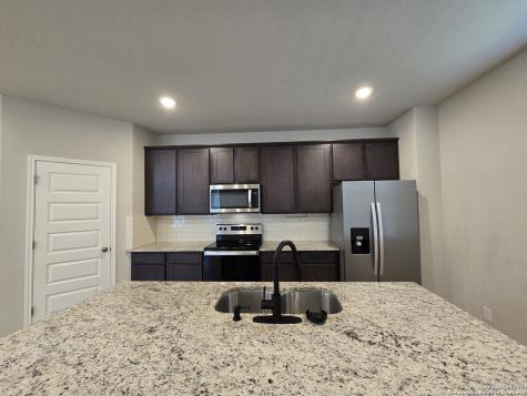2565 Hiddenbrooke Trace Seguin TX 78155