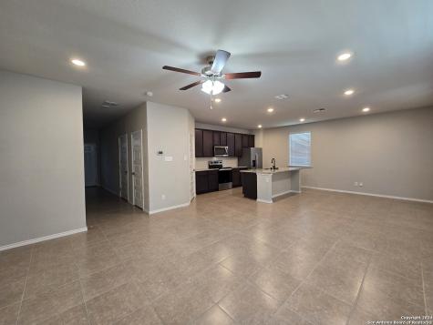 2565 Hiddenbrooke Trace Seguin TX 78155