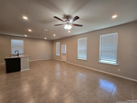 2565 Hiddenbrooke Trace Seguin TX 78155