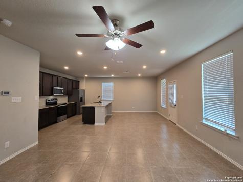 2565 Hiddenbrooke Trace Seguin TX 78155