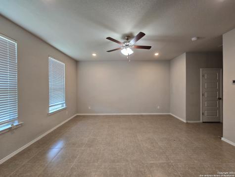 2565 Hiddenbrooke Trace Seguin TX 78155