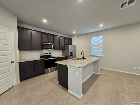 2565 Hiddenbrooke Trace Seguin TX 78155